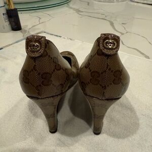 Gucci Brown Quilted Heels with Emblem